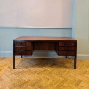 Omann Jun Desk Model 77