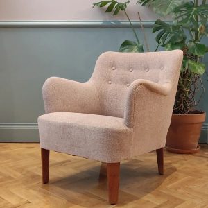 Fritz Hansen Button-back Armchair